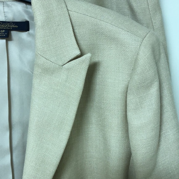 Classic light tan suit - Picture 2 of 5